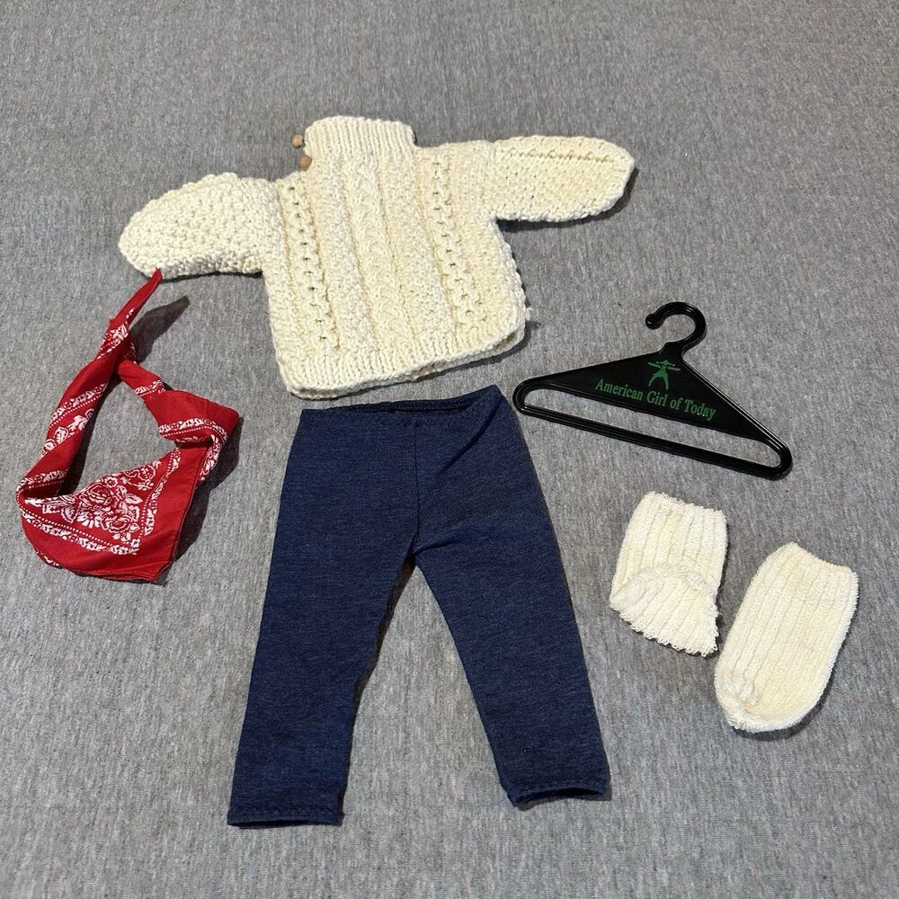Pleasant Company American Girl of Today Apres Ski Wear Sweater Socks Hanger 1997